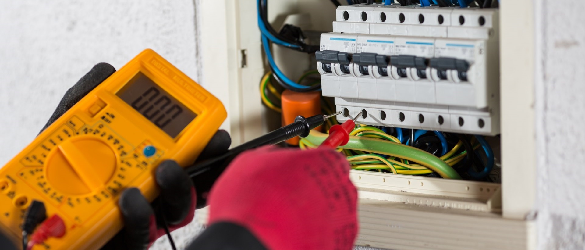 Electricians E2